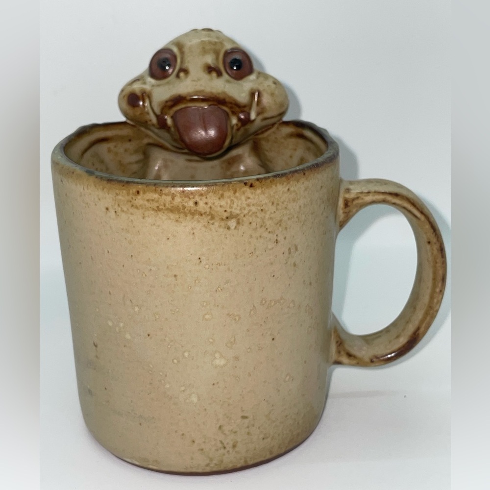 Charming Tan Lizard Ceramic Mug